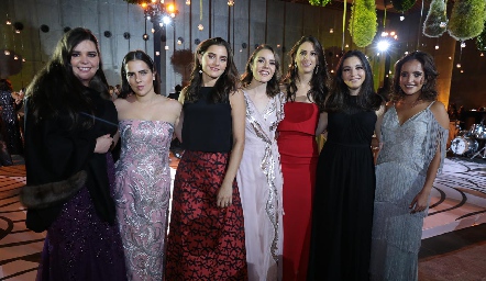 Nilda Esper, Andrea Lozano, Eugenia Musa, Tere Ledezma, Cata Abud, Yusa de la Rosa e Isa Torres.
