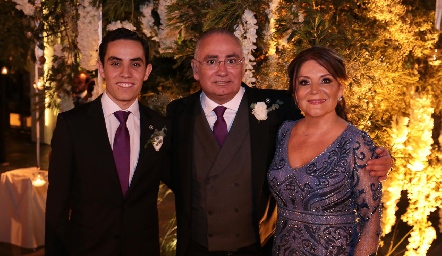  Roberto, Roberto y Beatriz Zepeda.
