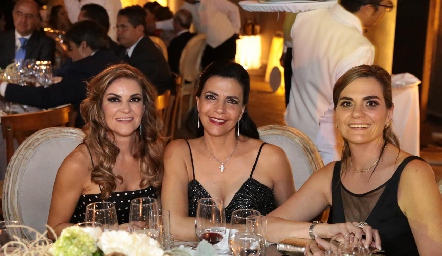 Margarita Sarquis, Mely Mahbub y Claudette Mahbub.