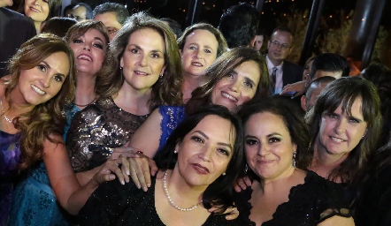 Dulce María Herrera, Jenny Cázares, Leticia Hernández, Sofía Martín, Alejandra Martínez, Lucía Betancourt, Rebeca Flores y Martha Zwiegger.