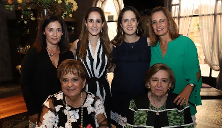  Vero Conde, Dany y Ana Gaby Mina, Mireya Payán, Yolanda de Payán y Marta de Payán.