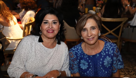  Diana Reyes y Patricia de la Rosa.