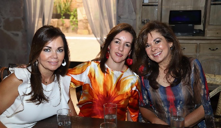  Elsa Tamez, Alejandra Ávila y Elia de Padilla.