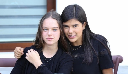Danna Fernández y Ximena Pérez.