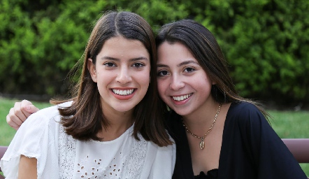  Cinthia González y María Portales.