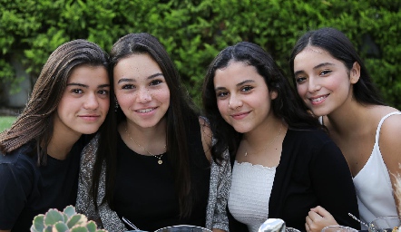  Miranda Pizzuto, Marijó Ortiz, Brisa González y Paola.