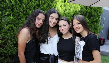  Ximena Castro, Paola, Marijó Ortiz y Loretta Abud.