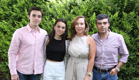  Familia Ortiz Valle.