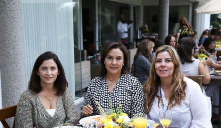 Vero Conde, Claudia González y Gaby Lozano.