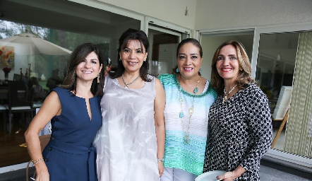  Lucía Escobedo, Tita Ruiz, Pili Leos y Mónica Alcalde.