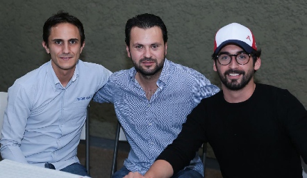 David, Yuri Mézquida y Mauricio Abularach.