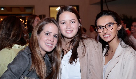  Montse Anaya, Marisol Aldrett y Fernanda Cifuentes.
