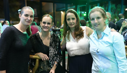 Hanni Abud, Rocío Gómez, Montserrat Fonte y Sofía Torres.