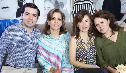  Rodrigo Pérez, Ana Emelia Tobías, Gabriela Sánchez y Alma Goldaracena.