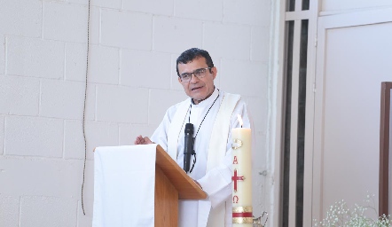  Padre Salvador González.