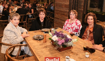  Laura Ortiz de Escartín, Pilar Ocejo, Maty Ocejo y Rosy González de Lozano.