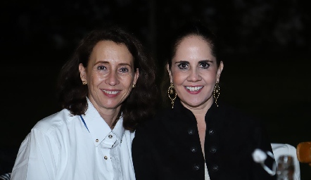  Carmen Bravo y Gabriela Payán.