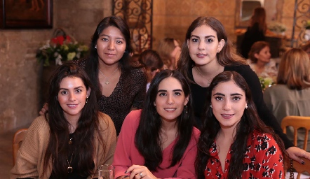  Ana Mercedes Cifuentes, Isa Castelo, Vicky Álvarez, Mariana Rodríguez e Isa Zollino.