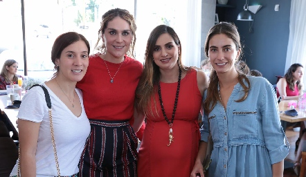 María Domínguez, Bertha Flores, Montse Muñiz y Lorena Andrés.