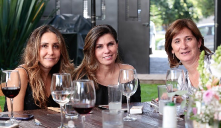  Martha Chalita, Gaby Goldaracena y Mónica Leal.