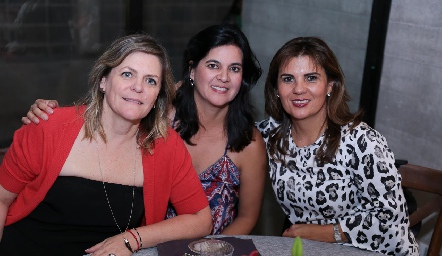  Martha Malo, Cynthia Sánchez y Montse Abella.