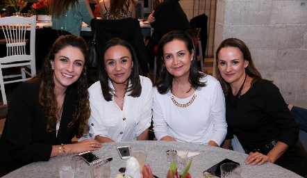  Alejandra Dip, Lupita Zepeda, Laura Izaguirre y Lorena González.