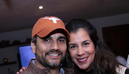 Alejandro Alcalde y Maribel Rangel.