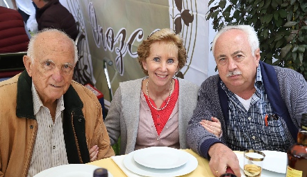  Óscar Páramo, Graciela Páramo y Lázaro Torres.