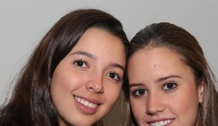 Isabella Villanueva y Nuria Manzo.