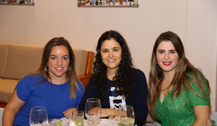  Alejandra Gutiérrez, Sofía Cabrera y Luli Robles.