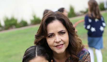  Gaby Carreón con su hija Montse Córdova.