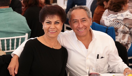  Martha Estela Zúñiga y Jorge Navarro.