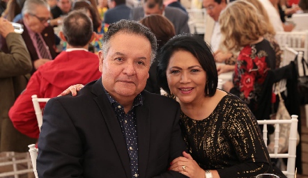  Víctor Garcés y  Lourdes Martínez.