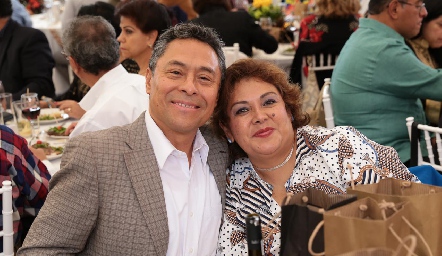  César Ayala y Leticia Robles.