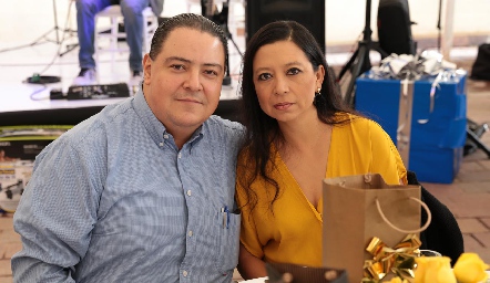  Javier Pinedo y Elvia Martínez