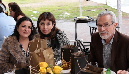 Atali Flores, Rosa María Carreón y Luis Berling.