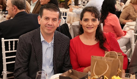  Gabriel Anguiano y Luz Elena Torres.