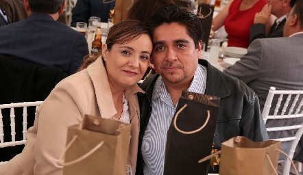  Daniela Navarro y César de la Cruz.