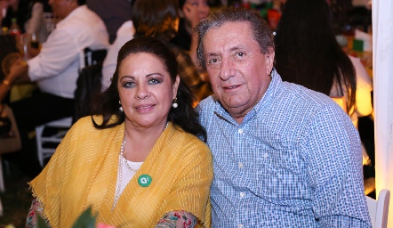 Silvia Esparza y Miguel Garza.