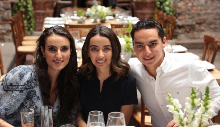  Fernanda Saiz, Maru Payán y Emilio Payán.