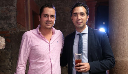  Carlos Almazán y Wilfrido Martínez.