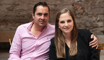  Carlos Almazán y Daniela Hernández.