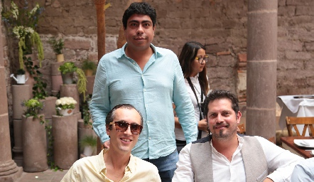 Amigos.