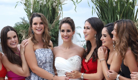  Mayte Soberón, Jessica Martín Alba, Dany Mina, Carmelita Del Valle, Claudia Villasana y Lucila Coudurier.