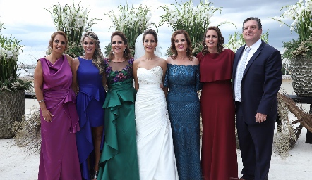  Mireya, Verónica, Gabriela, Dany, Yolanda, Marcela y Jacobo Payán.