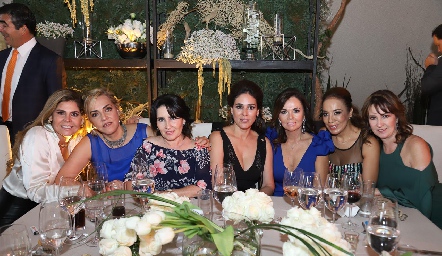  Martha Díez Gutiérrez, Mimí Hinojosa, Lourdes López, Maribel Lozano, Elsa Tamez, Lorena Herrera y Tawi Garza.