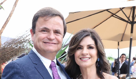  Oscar Cabrero y Lucía Escobedo.