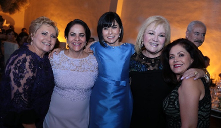 Lucy Lastras, Elsa Martínez, Tere Guerrero, Nely Rodríguez y Carmen Martínez.