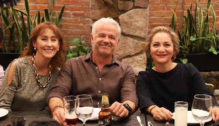  Déborah Díaz de Sandi, Luigi Pizzuto y Paty González.