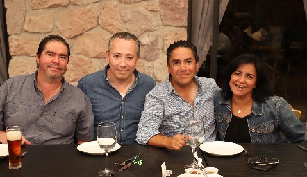  Mauricio Balbontín, Pepe Alba, Toño Acebo y Maru Silos.